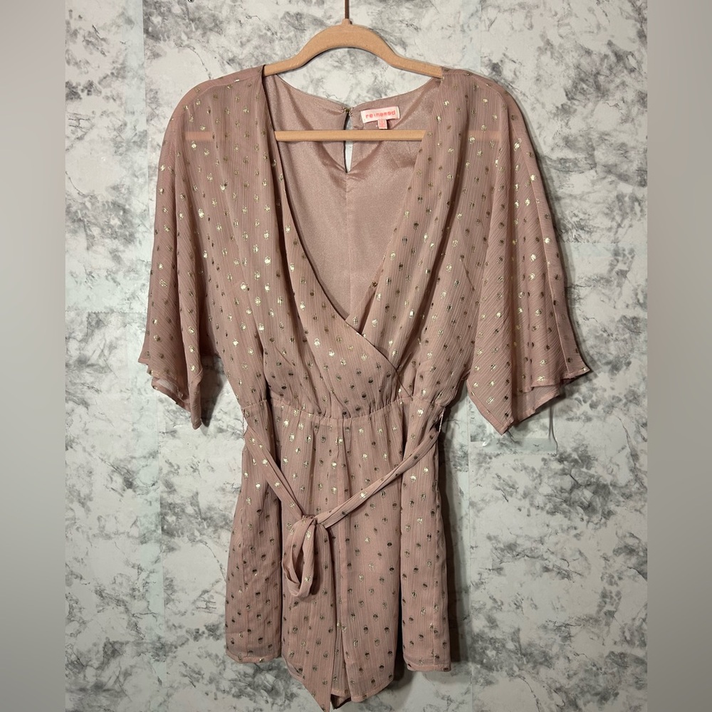 Re:named Women Gold and Mauve Print Surplice
Romper Sz XS EUC 35